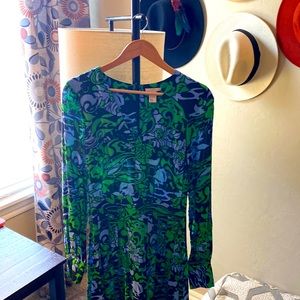 Women’s long sleeved dress.